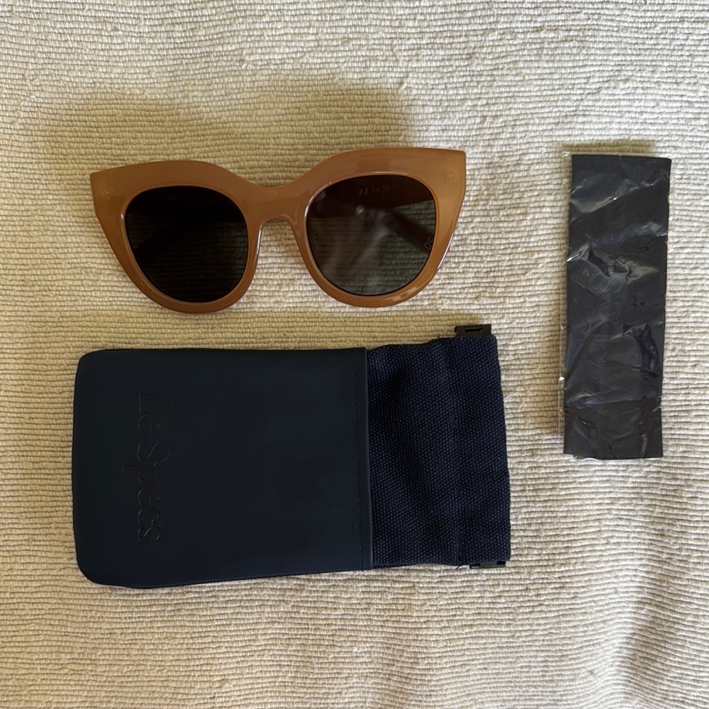 Le Specs Air Heart Brown Cat-Eye Sunglasses